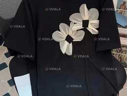 Женская красивая модная нарядная футболка с апликацией черная - VDALA.PRO