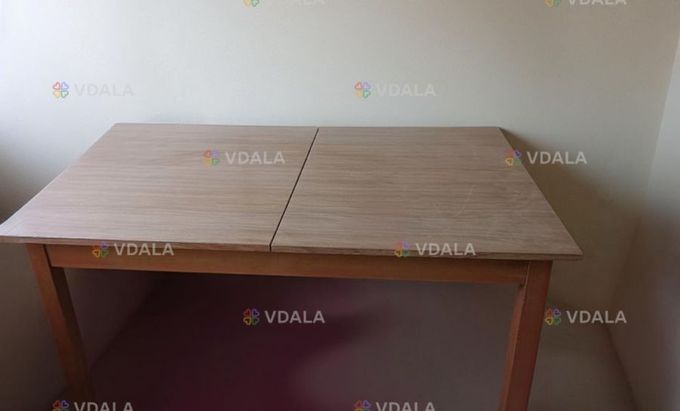 Стол обеденный нормальном состоянии - VDALA.PRO