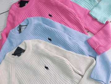 Гарний  светр Opolo - VDALA.PRO