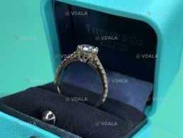 Каблучка в білому золоті з діамантами в стилі Tiffany Novo - VDALA.PRO