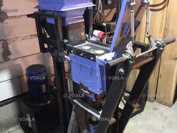 Станок гідравлічний для виготовлення цегли LEGO Станок гідравлічний для виготовлення цегли LEGO - VDALA.PRO