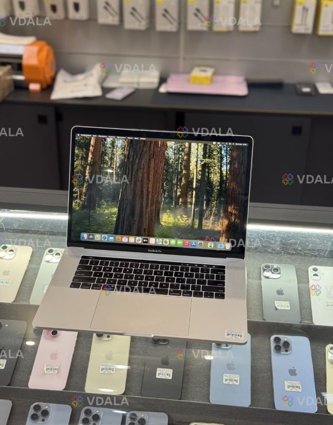 MacBook Pro 15 2018 i7/2.2GHz/Ram16Gb/ SSD 256Gb Silver MacBook Pro 15 2018 i7/2.2GHz/Ram16Gb/ SSD 256Gb Silver - VDALA.PRO