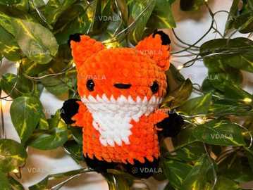 В'язана іграшка Лисичка - VDALA.PRO