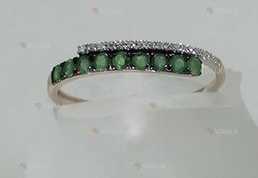 Женское золотое кольцо с бриллиантами и изумрудами просто отпад - VDALA.PRO