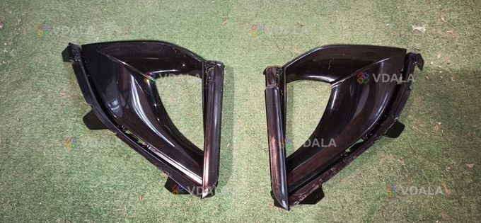 Заглушка бампера Chevrolet Bolt EUV 42739817, 42739818 Заглушка бампера Chevrolet Bolt EUV 42739817, 42739818 - VDALA.PRO