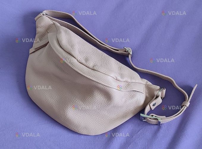 Жіноча поясна сумка-бананка з натуральної шкіри. Жіноча поясна сумка-бананка з натуральної шкіри. - VDALA.PRO