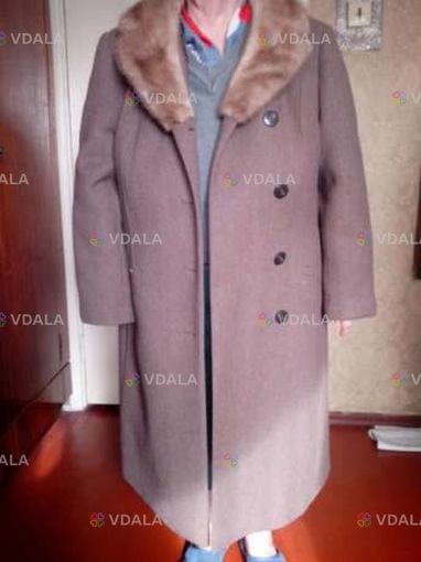 Тепле кашемірове пальто із нірковим воротніком 52-54р. Тепле кашемірове пальто із нірковим воротніком 52-54р. - VDALA.PRO