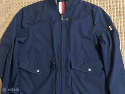 Tommy Hilfiger темно синяя ветровка stretch field bomber MW0MW10535 Tommy Hilfiger темно синяя ветровка stretch field bomber MW0MW10535 - VDALA.PRO