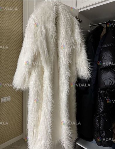 Біла шуба з хутра лами - VDALA.PRO