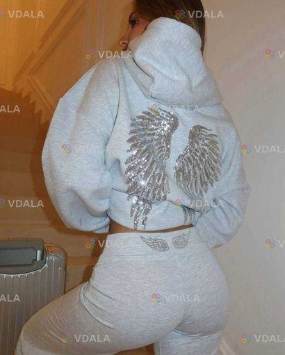 Жіночий костюм з принтом в сірому кольорі люкс фліс Жіночий костюм з принтом в сірому кольорі люкс фліс - VDALA.PRO