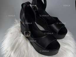 Босоніжки чорні шкіряні на танкетці розмір 40 - VDALA.PRO