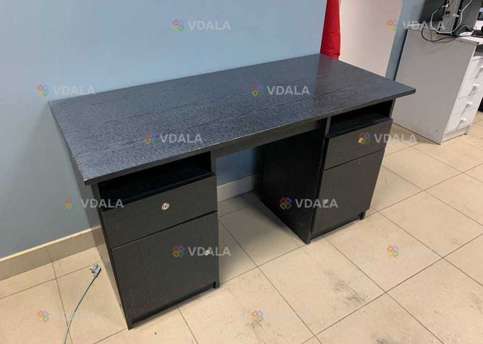 Продаю міцний письмовий стіл темного кольору - VDALA.PRO