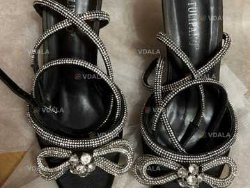 Атласні босоніжки на каблуку✨🤍👠 Атласні босоніжки на каблуку✨🤍👠 - VDALA.PRO