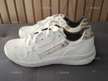 Білі кросівки Білі кросівки - VDALA.PRO