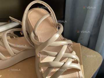 Продам женскую обувь 39 размера - VDALA.PRO