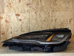 Тесла фара 2025 оригінал ліва є і права Тесла фара 2025 оригінал ліва є і права - VDALA.PRO