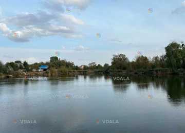 Продам участок на берегу озера в селе Бородянка, 1200 м². Продам участок на берегу озера в селе Бородянка, 1200 м². - VDALA.PRO