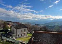 Продам Квартиру 140 м², 5 кімн., 2 поверх. Продам Квартиру 140 м², 5 кімн., 2 поверх. - VDALA.PRO