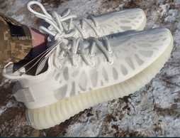 Фірмові кросівки Adidas - VDALA.PRO