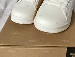 Білі кросівки для дівчинки - VDALA.PRO