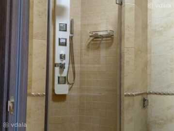 Стеклянные душевые двери по размерам на заказ - VDALA.PRO