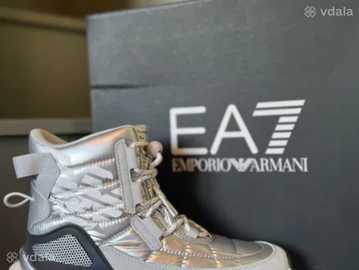 Зимові кросівки, дутики Emporio Armani 38,5 розміру, нові Зимові кросівки, дутики Emporio Armani 38,5 розміру, нові - VDALA.PRO