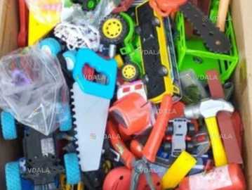 Віддам коробку іграшок безкоштовно Віддам коробку іграшок безкоштовно - VDALA.PRO