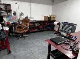 Продаж цегляного гаража-майстерні, 140 м². - VDALA.PRO