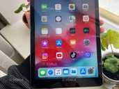 Продам планшет Apple Air 1 9.7” 16 Гб памʼяті з підтримкою сімкарти - VDALA.PRO
