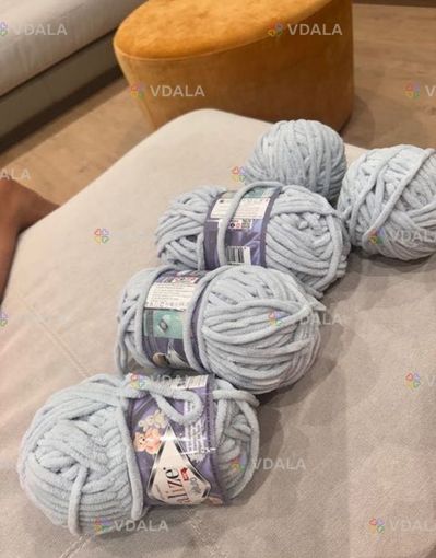 Продаю нитки для вʼязання . Ніжно голубого кольору , мʼякі - VDALA.PRO