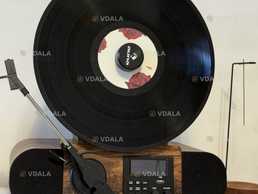Продам Вініловий програвач Auna з платівками - VDALA.PRO